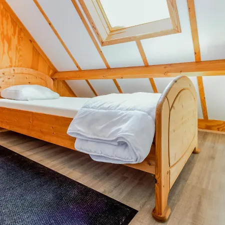 Alluring Holiday In Near Sea Beach Casa de Férias *