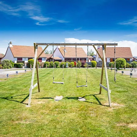 Alluring Holiday In Near Sea Beach Ferienhaus